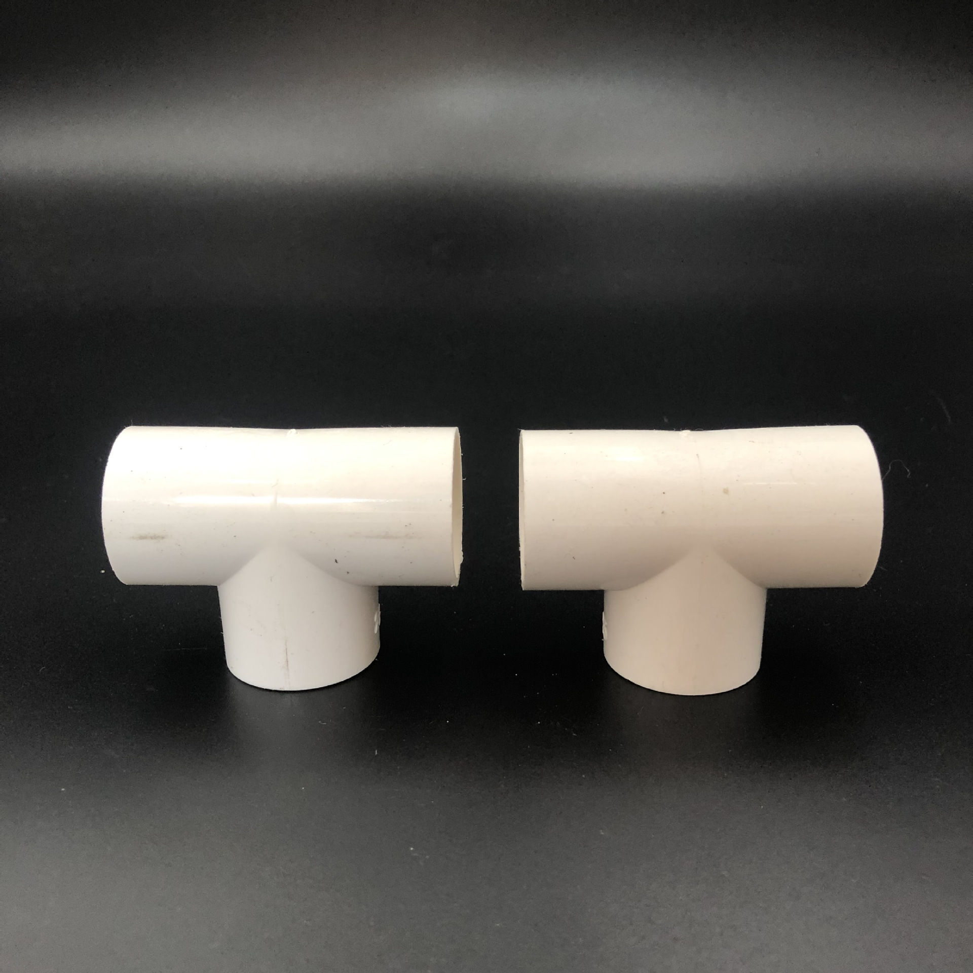 PVC穿线管三通 加厚三通16 20 25阻燃白色红蓝32 40电工线管直通