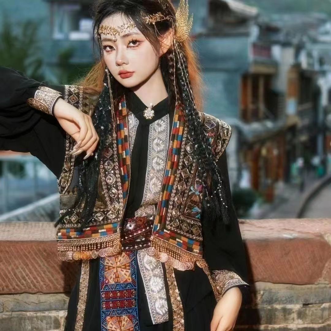 여아 검정 셔츠 + 검정 스커트 + 조끼 + 거들