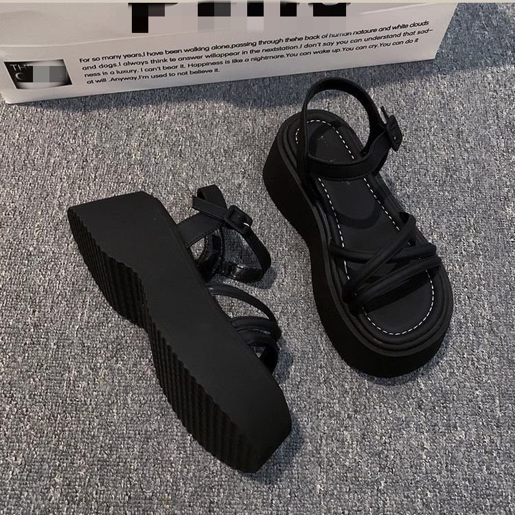 Roma con una base gruesa y alta sandalias impermeables para mujeres verano 2026 nuevo estilo retro coreano de zapatos de playa casuales