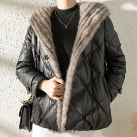 女式皮衣;羽绒服