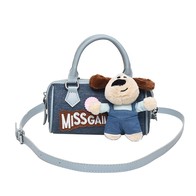 2026 nueva muñeca de dibujos animados bolsos de Boston bolsos de mano de mujer nicho diario viaje lindo bolsas de almohada image 7