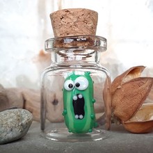 Miniature Glass Screaming Pickle in a Bottleƿbݲ