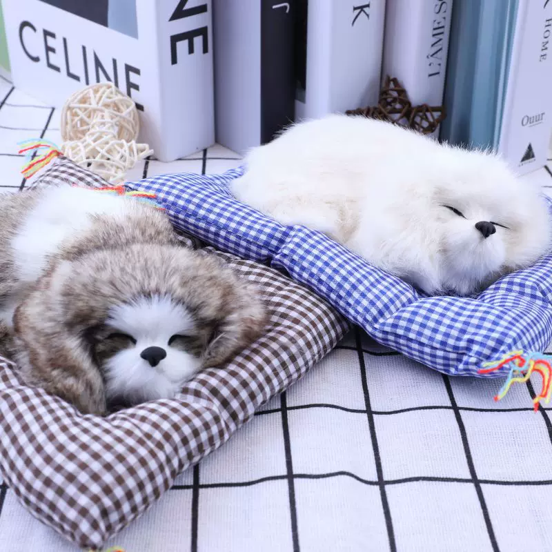 跨境仿真会叫睡觉狗格子布垫车载摆件可爱家居小饰品地摊景区批发