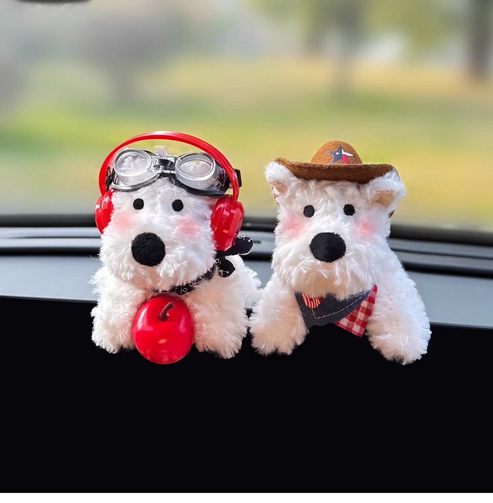Car-Mounted West Highland Terrier Figurine, Cute Plush Toy for Car Dashboard Display Screen Decoration, Car Interior Accessory