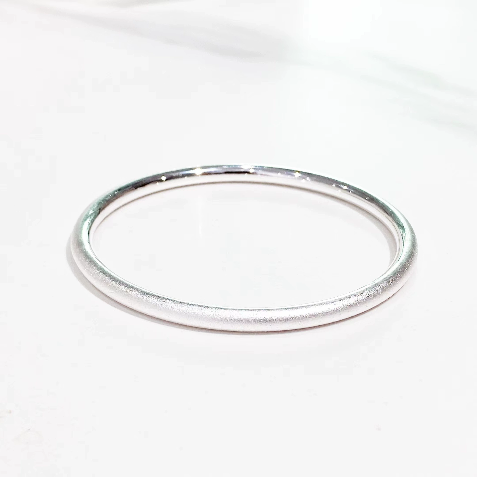 福氏 Retro universal silver bracelet, simple and elegant design
