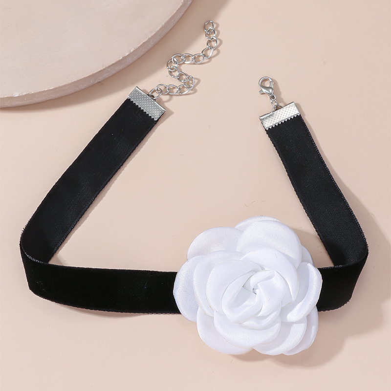 Cloth Material Flower Pattern Women's Gender Retro Sweet Flower Cloth Choker Wholesale