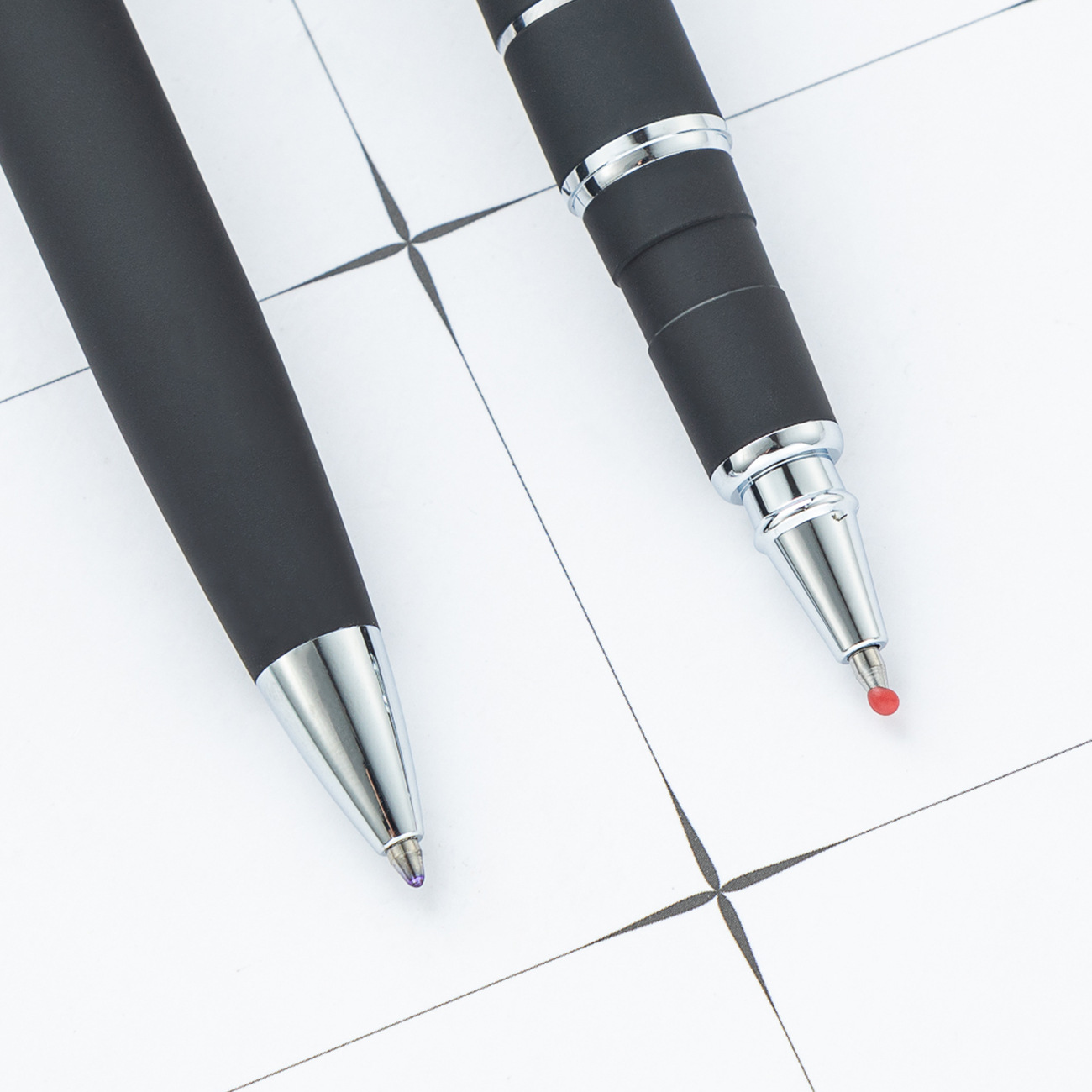 Fábrica directa de bolígrafo de metal creativo bolígrafo de regalo de publicidad bolígrafo neutro promocional bolígrafo rotativo se puede imprimir LOGO