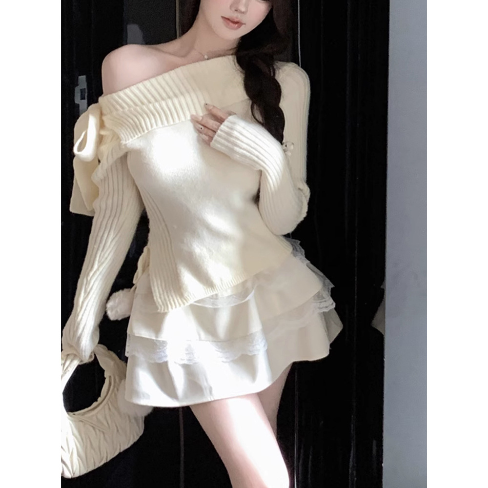 Demi-season knitted protective underware with bow