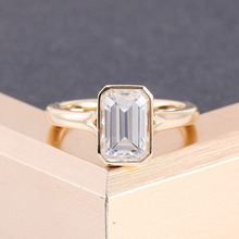QIANAO Jewelry18K金珠宝饰品欧美风大气长方形包镶莫桑戒指首饰