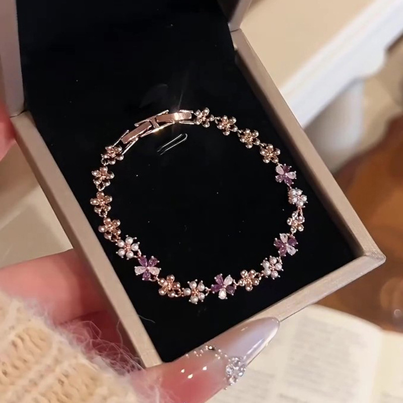 Zircon Pearl Flower Clasp Bracelet 2026 New Style Gentle Fashion Simple Bracelet Light Luxury High-End Hand Jewelry for Women