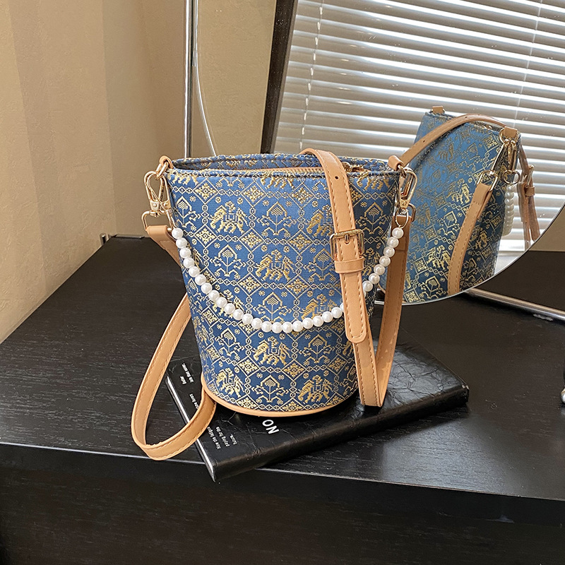 Guangxi's Intangible Cultural Heritage Zhuang Brocade Women's Bag, Fashionable Hot-Selling Bucket Bag, New National Trend, Ethnic Culture, National Style Women's Bag