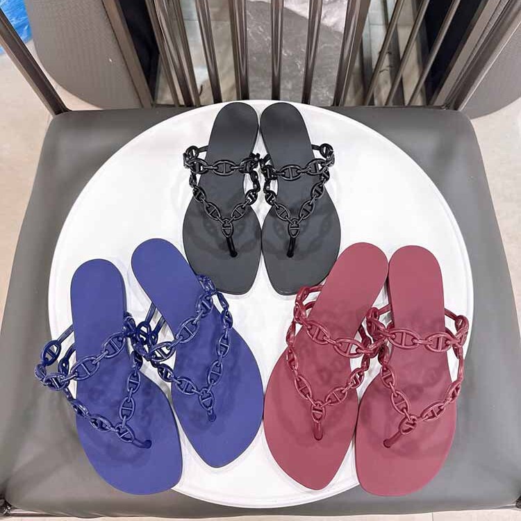 H Chain Pig Nose Flip-Flops TPU with Light Jelly Shoes Outer Wear Flat Beach Flip-on Sandals for Women H Chain Pig Nose Flip-Flops TPU with Light Jelly Shoes Outer Wear Flat Beach Flip-on Sandals for Women