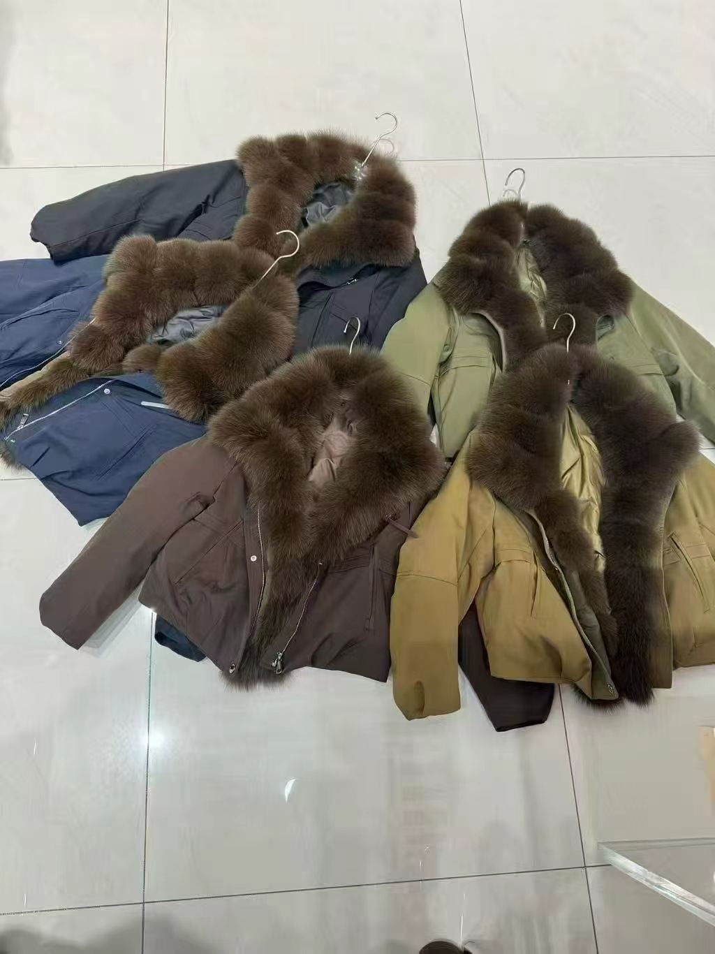 Popular down Jacket Winter New Style with Natural Real Fox Fur Collar, Fashionable Versatile Loose Warm Parka Coat for Women