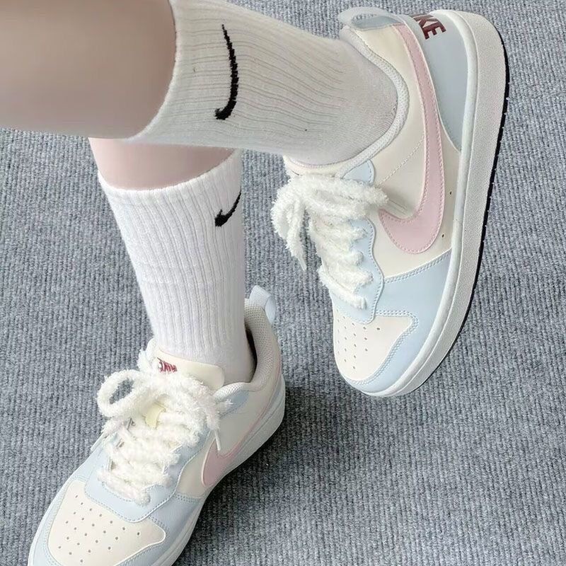 Putian's popular GS Sea Salt Foam sneakers are versatile, casual, trendy, and stylish for both men and women on campus, making them a great choice for couples