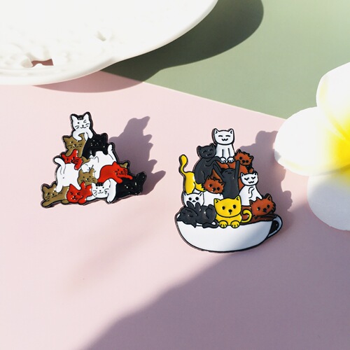Foreign Trade Creative Book-Loving Cat Pin Cartoon Anime Versatile Collar Pin Clothing Backpack Metal Badge
