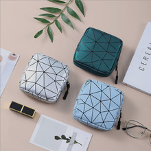 �¿�С�ռ{���ɐ���Ů��y���y�̋������ӷ��l���޽�����С��