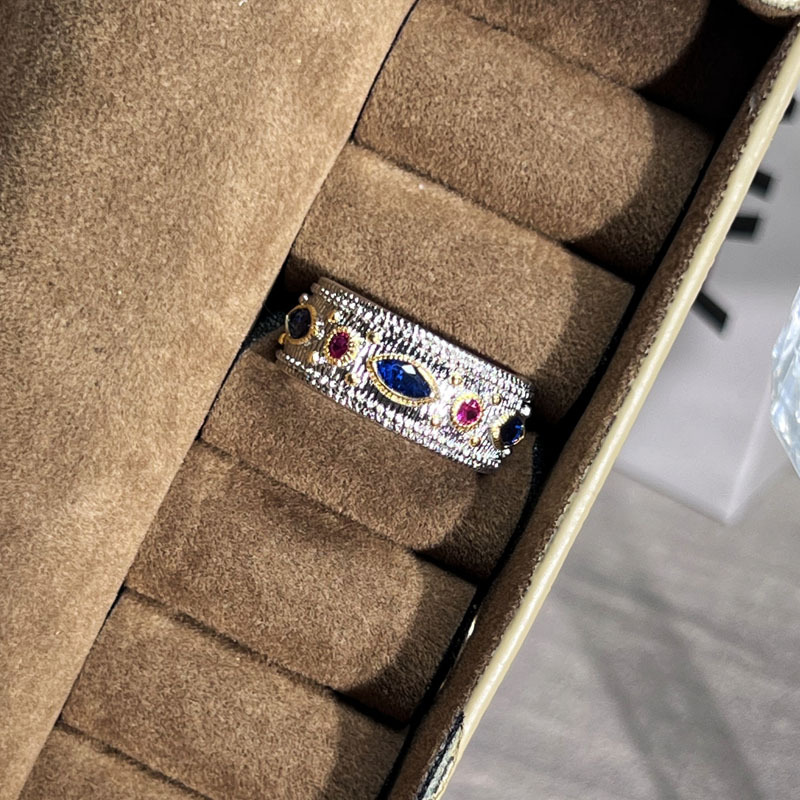 ライトラグジュアリーニッチレトロサファイアジルコンオープンリングレディースコールドスタイルパーソナライズハイエンドシンプルファッション人差し指リング