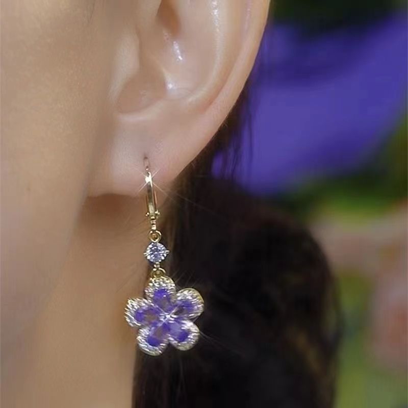 Design red earrings