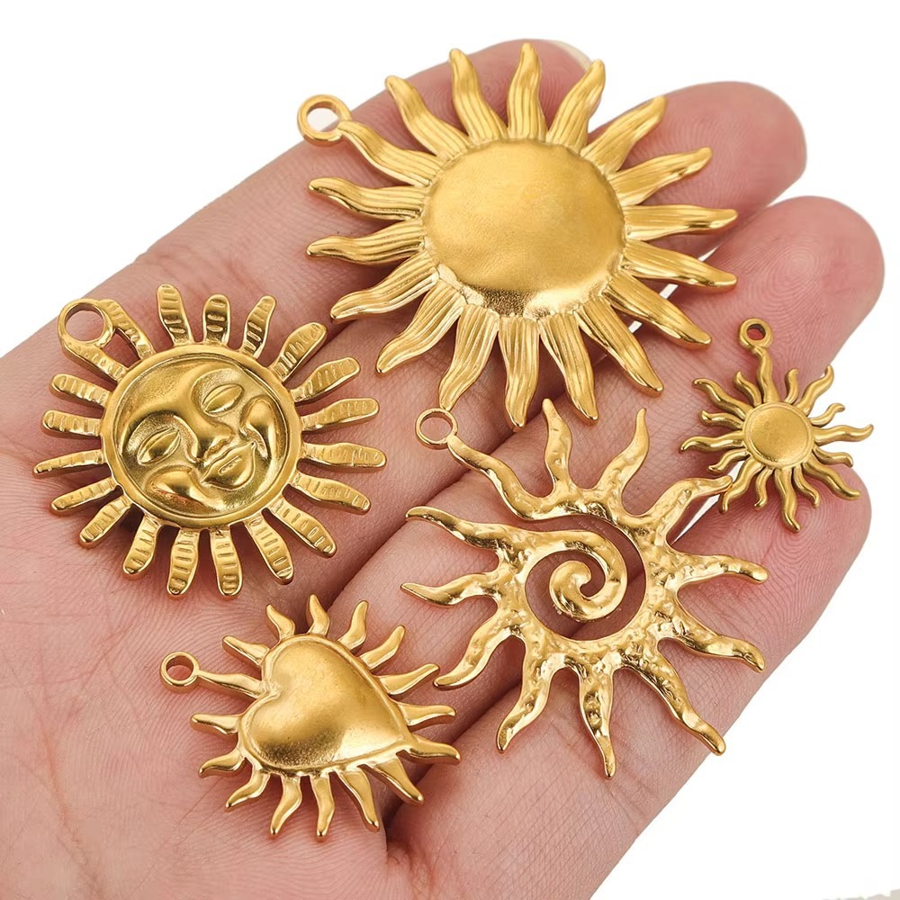 PVD Coated Gold Plating Process Pendant Jewelry Making Type 5 PCS/Package Stainless Steel Sun Heart Shape Pendant Charms