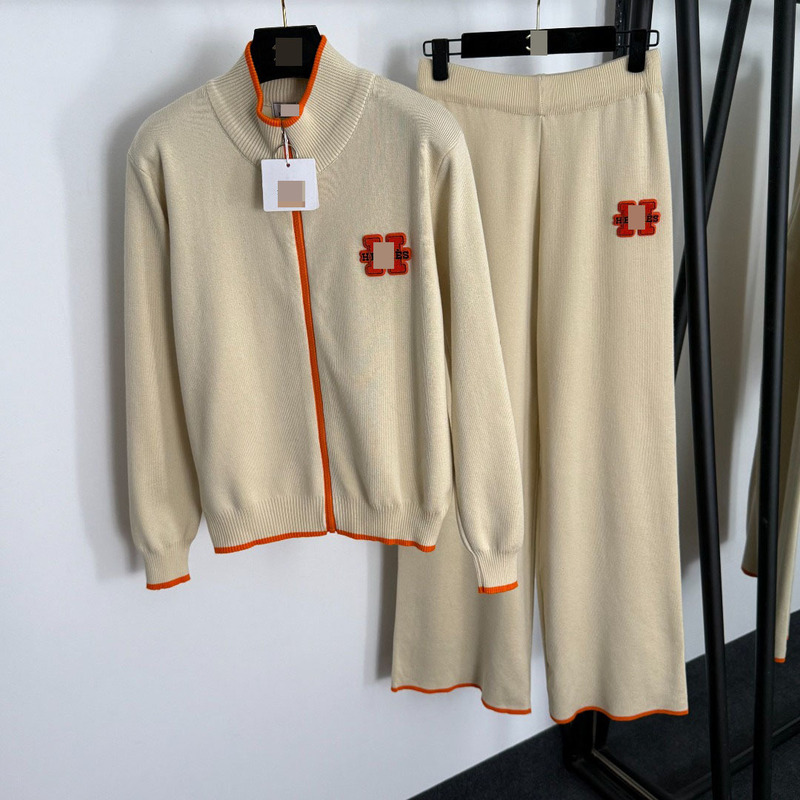 新款运动套装logo刺绣贴布 立领长袖拉链外套+拼色松紧腰休闲长裤|undefined