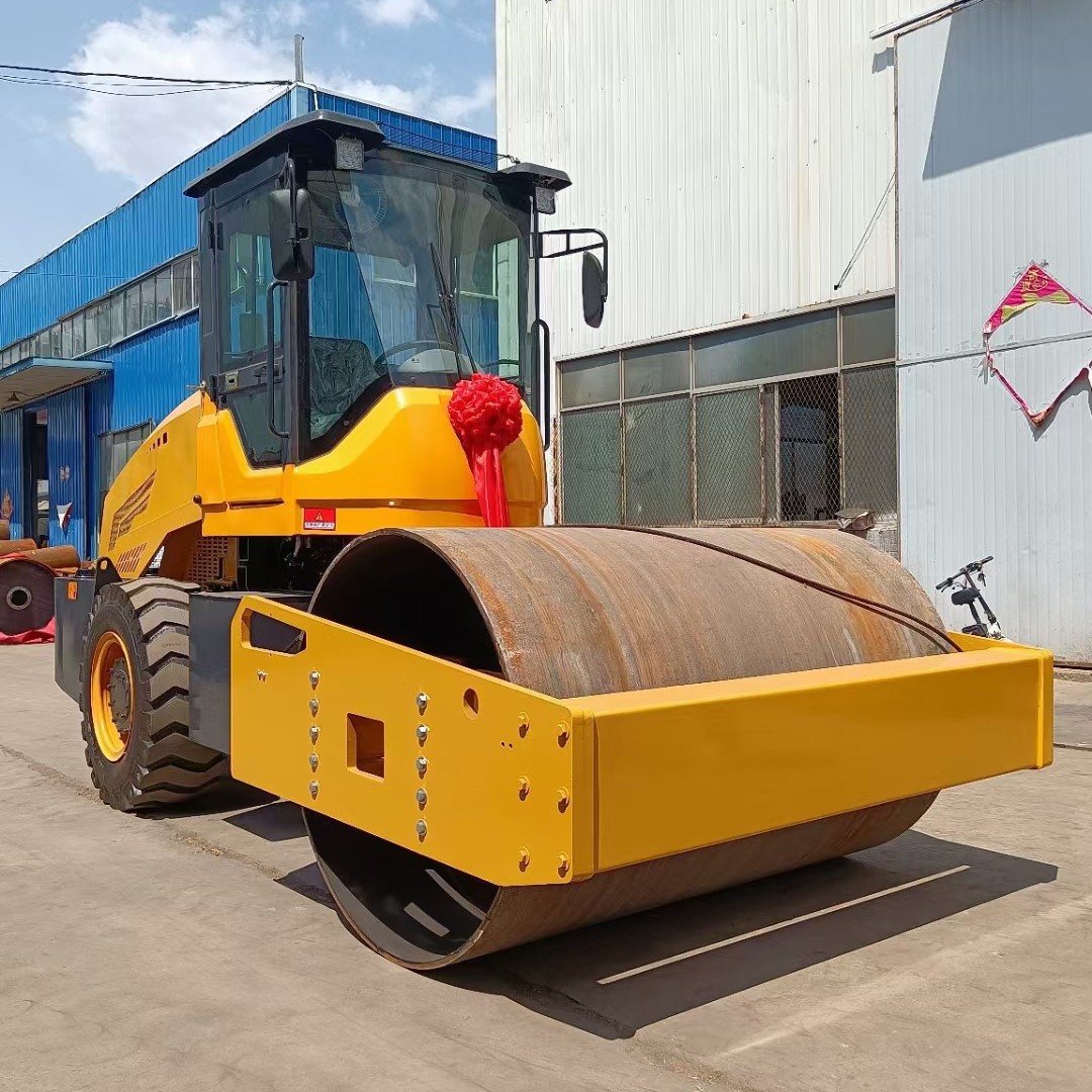 公路操场体育场整平压实机 修建用8吨座驾式压路机