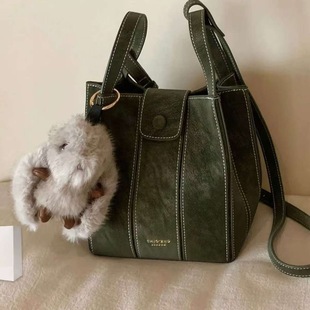 ��¶����ˮͰ��2025�޺ÿ��İ���Ů����μ�б��С��