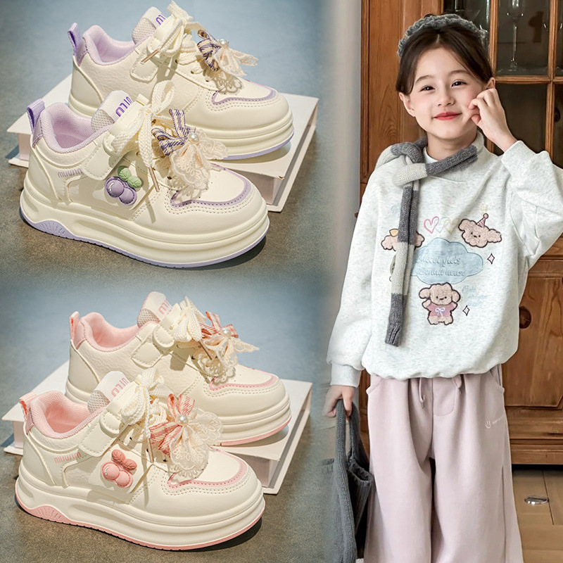 Niños zapatos de skate de altura baja zapatos casuales de niñas primavera y otoño nuevos bonitos zapatos blancos ligeros zapatos deportivos de niñas con suela suave