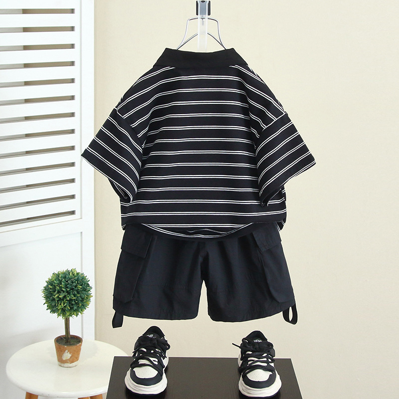 7153 Traje de manga corta con estampado para niños 2025 verano nuevo traje para niños bebé verano polo camisa de dos piezas marea