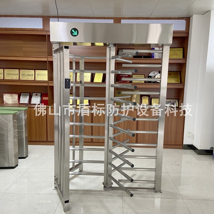 盾标防护不锈钢全高智能旋转闸机实验室入口人脸识别栅栏旋转闸门