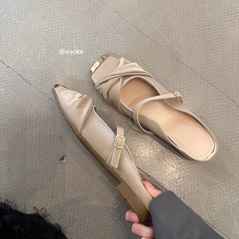 Cabeza cuadrada de metal, tacón plano, medio arrastre, modelo de primavera 2025, zapatillas de suela suave de cuero suave, las mujeres usan zapatos Mary Jane