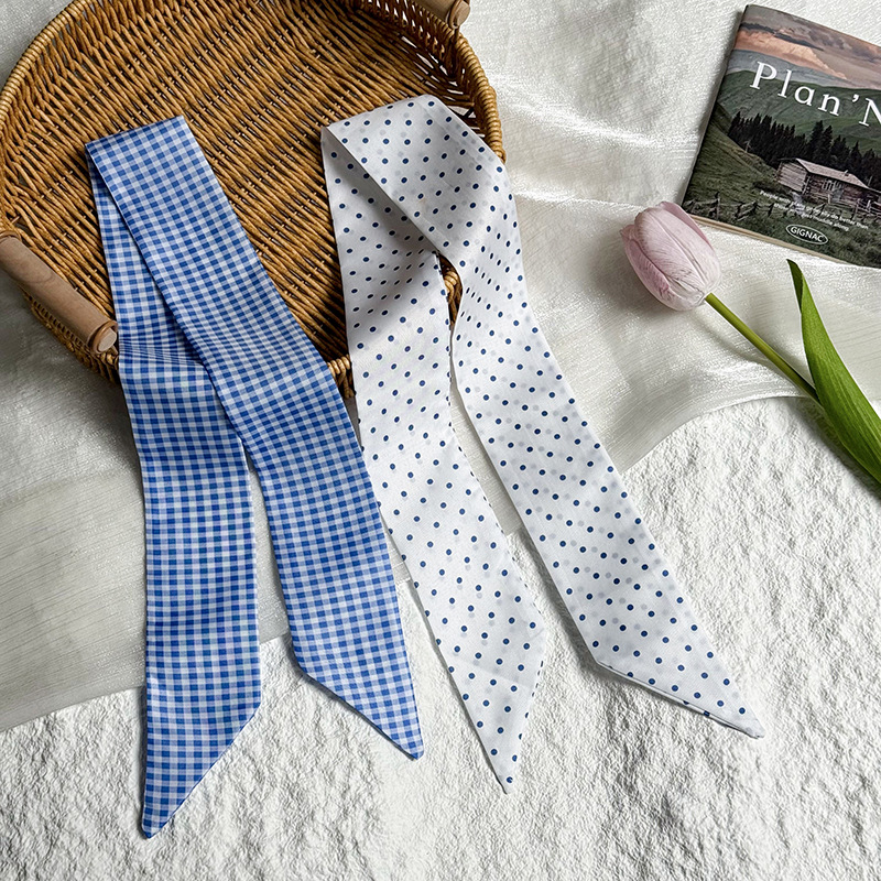 Pañuelo de seda largo, sensación de alta calidad, pañuelo de seda azul, pequeño y fresco, versión coreana del bolso de amarre de todo fósforo, bufanda de cuello pequeño con serpentina