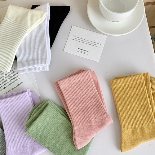 Socks for women, mid-calf, autumn and winter, couple, black and white, plain color, high socks, ins fashion socks, men's cool and handsome, retro, comfortable 