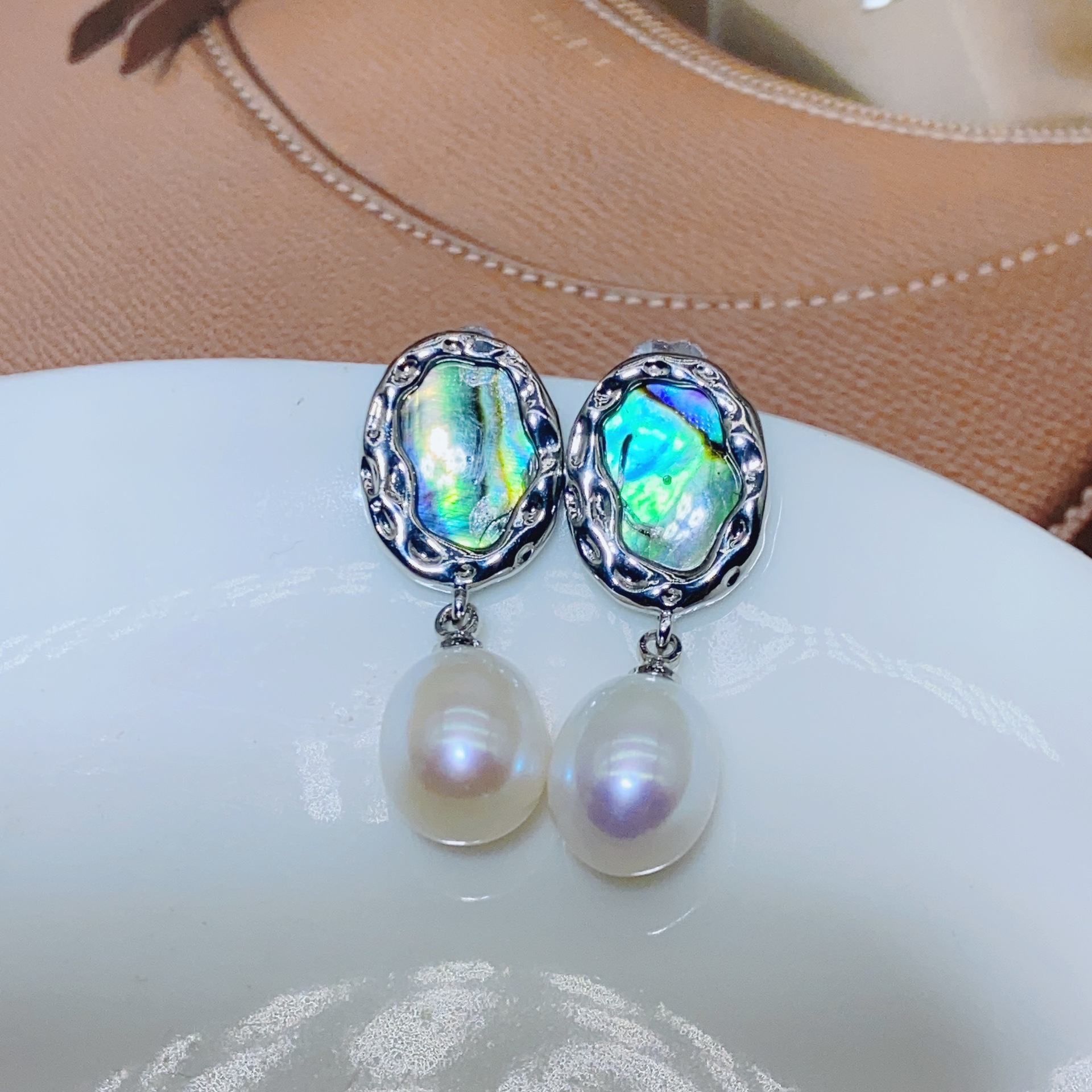 1503 실버 화이트 비즈