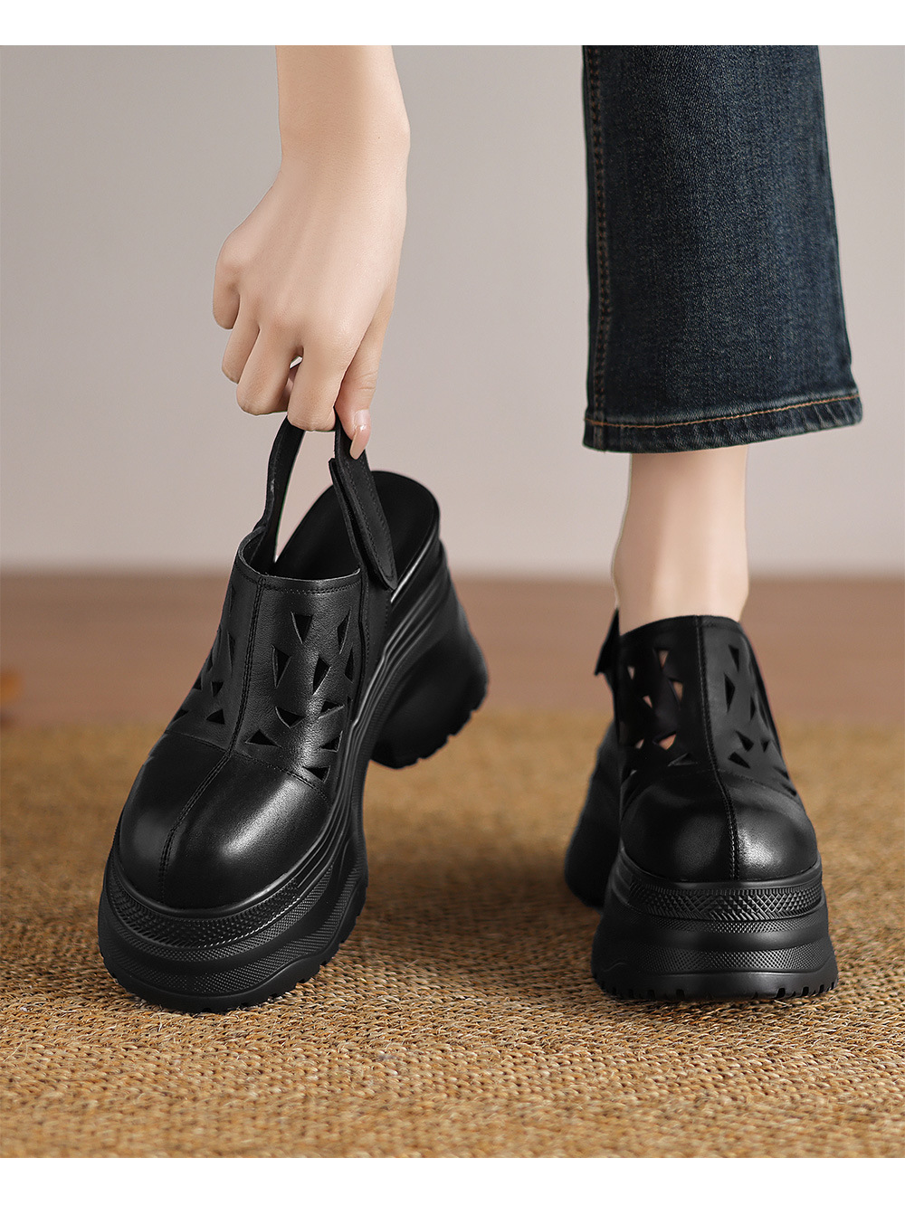Giày sandal lỗ nữ đế xuồng platform cao 12 cm, bít mũi, dáng đế xốp nhẹ — đen, trắng chi tiết 7