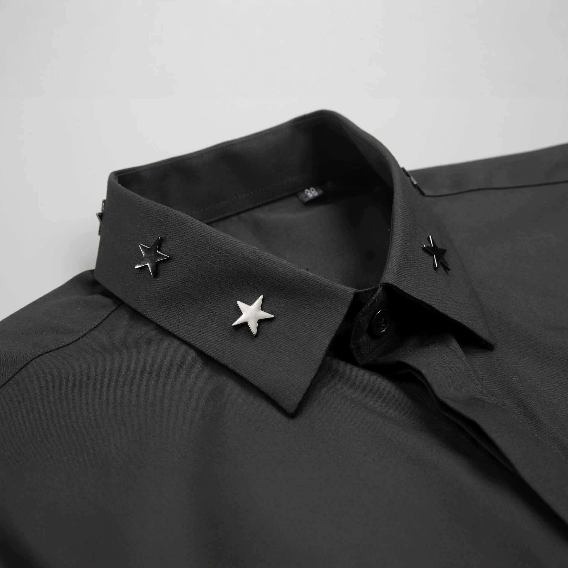 Áo sơ mi nam dài tay cotton phong cách cổ điển, họa tiết ngôi sao năm cánh đinh tán kim loại thủ công — Màu trắng, Màu đen