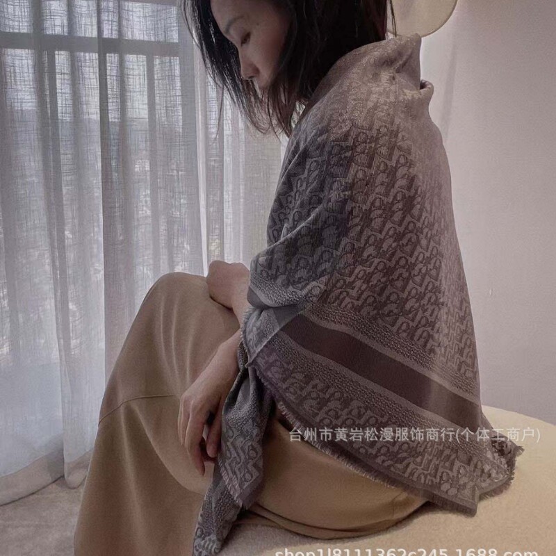 【Letter Pattern Matching】High-End Version Mulberry Silk Scarf Wool Silk Gold Thread Square Scarf Shawl Sun Protection Air Conditioning Autumn Summer