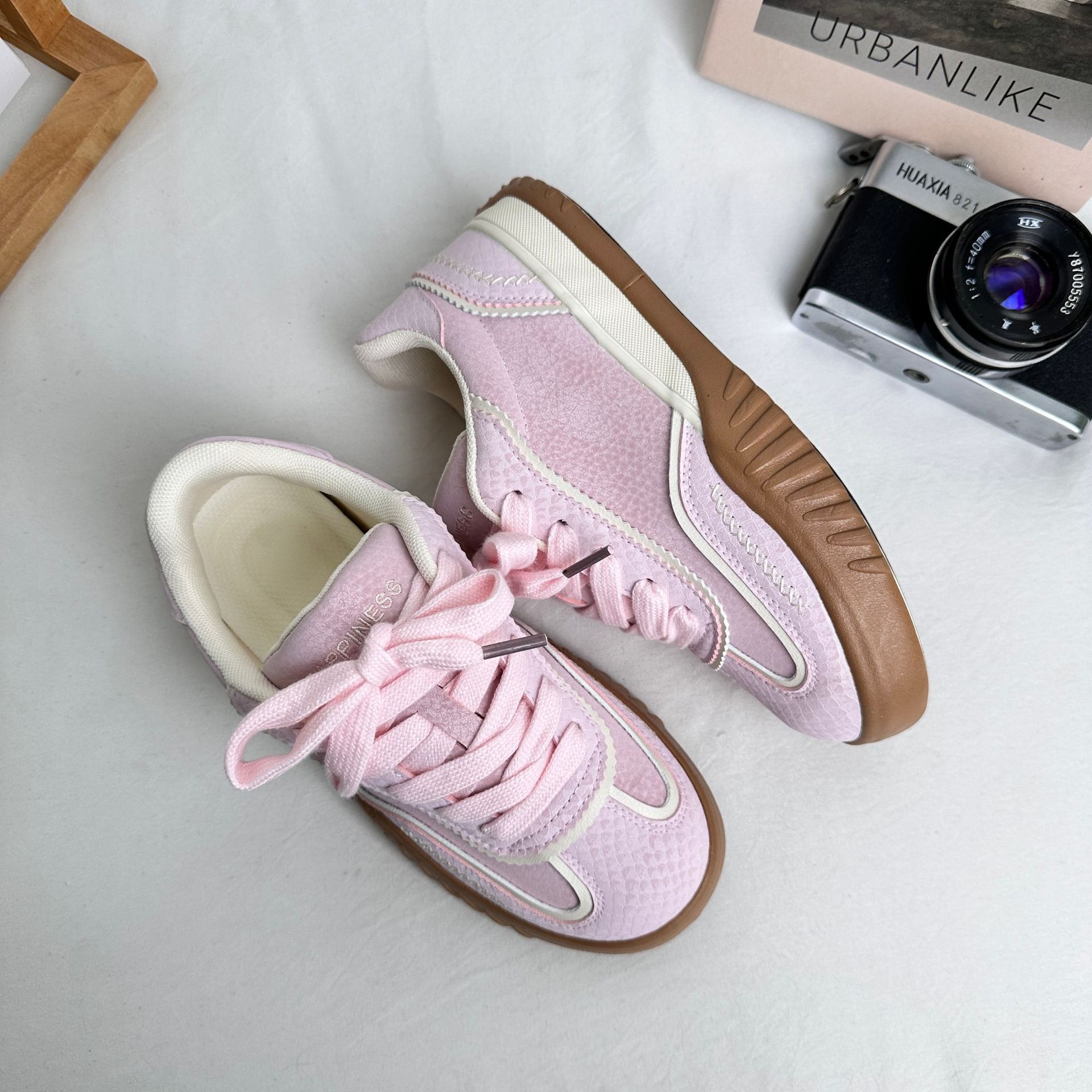 Yuanbo 2025 primavera nuevo estilo zapatos de lona para estudiantes de corte bajo zapatos de lona deportivos casuales para mujer zapatos de cuero para mujer