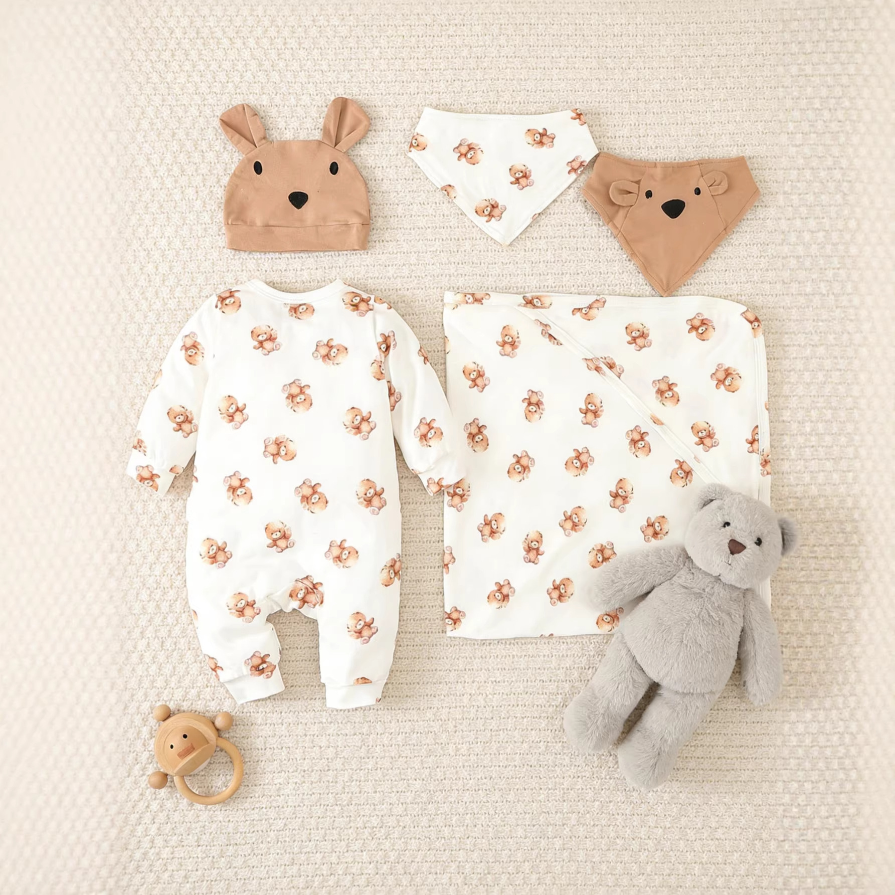 Five-piece baby cotton bear pattern bedding set, perfect for newborns' one-month celebration and as an essential gift for both home and outings.