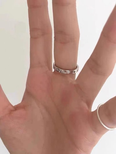 Small Red Book Style Eight-Pointed Star Ring for Women, INS Unique Design, High-End Minimalist Diamond Setting, Very Sparkling, Index Finger Ring