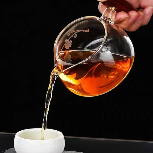 Side handle glass fair cup thickened heat-resistant male cup creative Kung Fu tea set wooden handle tea sea household small capacity male cup