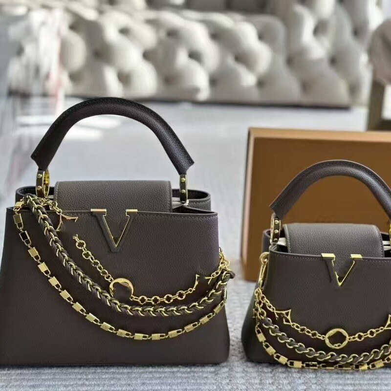 2025 New Luxury Brand V-Style Genuine Leather Cap Lady Bag with a High-End Feel, Single Shoulder, Handbag, Women's Crossbody Chain Bag 2025 New Luxury Brand V-Style Genuine Leather Cap Lady Bag with a High-End Feel, Single Shoulder, Handbag, Women's Crossbody Chain Bag