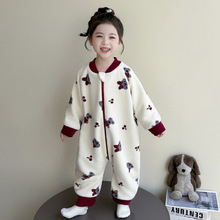 女童连体睡衣冬季新款加厚法兰绒女宝宝可爱小熊防踢加绒保暖爬服