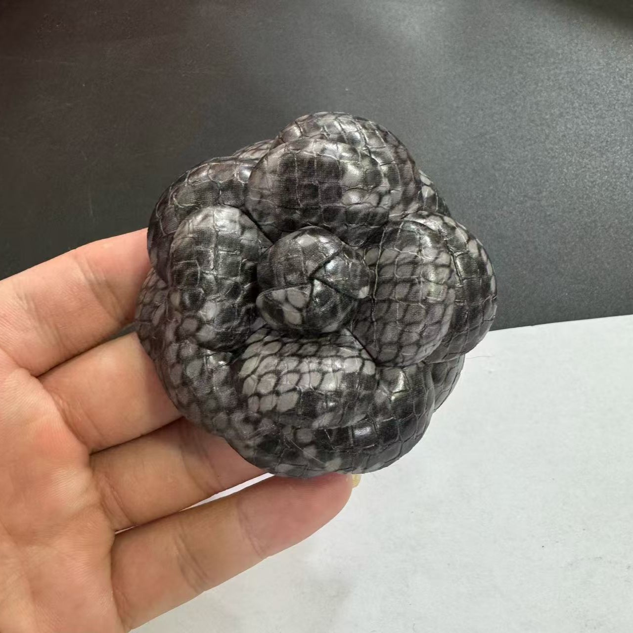 폭발 6.8CM 하이 엔드 인기 작은 향기 두꺼운 꽃 니부 슈퍼 모양의 꽃 동백 보석 코사지와 브로치