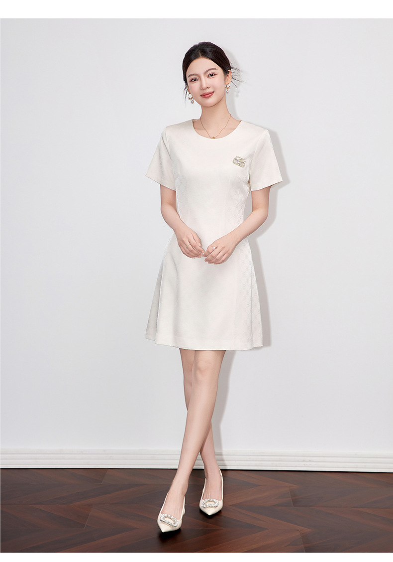 Đầm suông tay ngắn cổ tròn chất liệu tơ nhân tạo dệt jacquard thanh lịch — màu hồng chi tiết 12