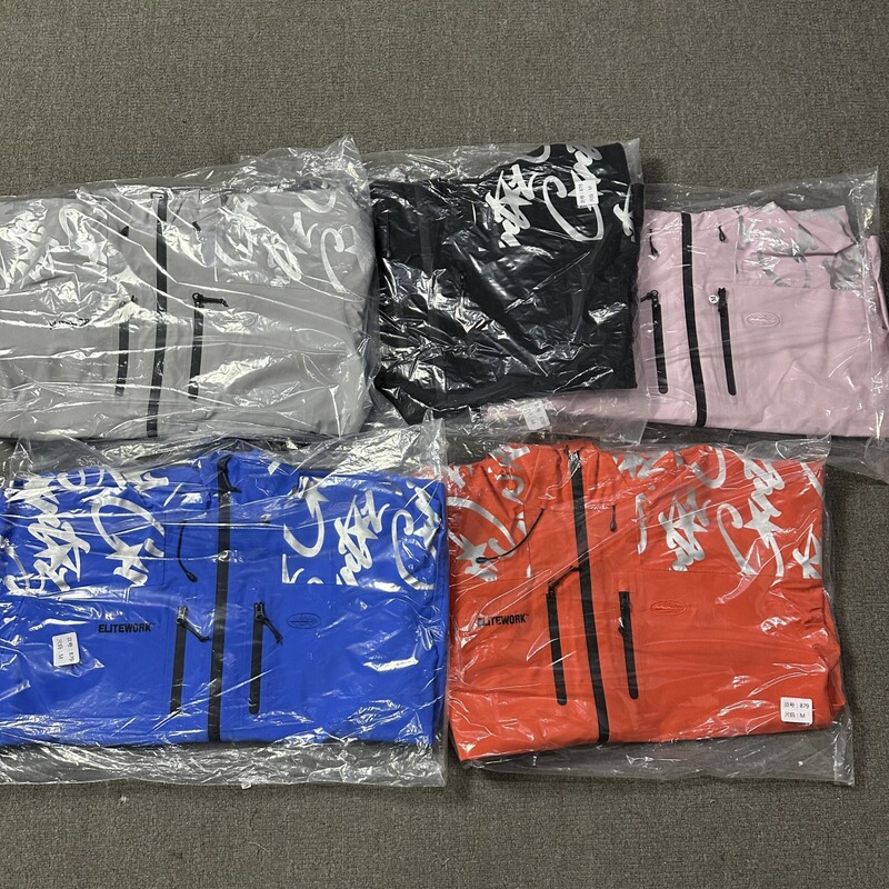 High-quality, high-end reflective three-proof hardshell jacket for outdoor sports, loose-fitting cardigan coat for men and women, suitable for couples High-quality, high-end reflective three-proof hardshell jacket for outdoor sports, loose-fitting cardigan coat for men and women, suitable for couples