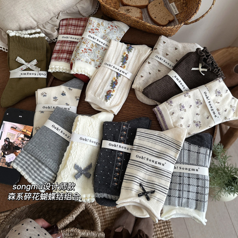 songmu autumn and winter new designer style "bowknot socks for women, mid-calf socks, floral cotton socks, Korean style slouch socks" songmu autumn and winter new designer style "bowknot socks for women, mid-calf socks, floral cotton socks, Korean style slouch socks"