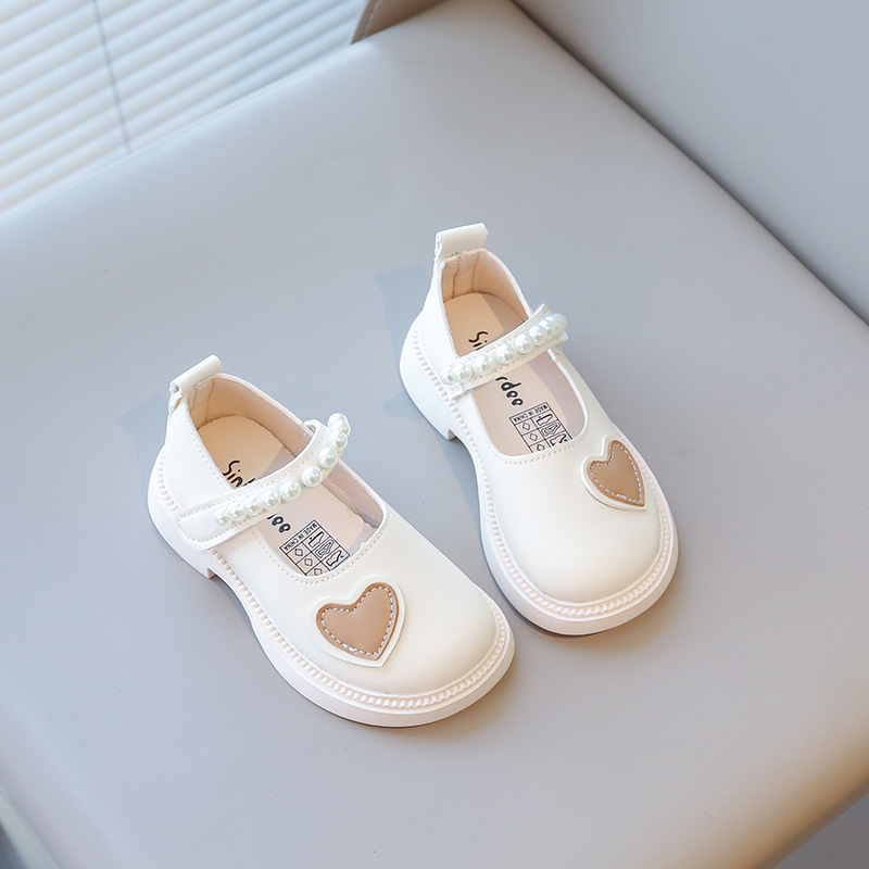 2026 New Trendy Brand Girls' Shoes, Stylish Children's Heart-Shaped Rhinestone Princess Shoes, Soft-Soled White Leather Shoes, Versatile