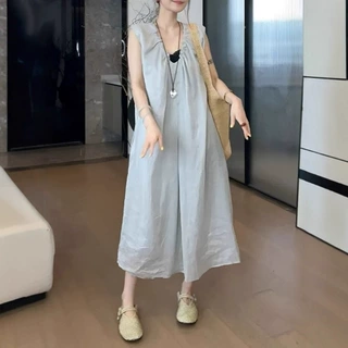 大码女装灰色捏褶V领亚麻连衣裙夏季新款胖mm梨形遮胯显瘦长裙子