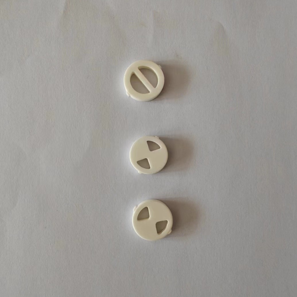 Three-piece ceramic piece set