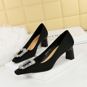 6186-K30 European and American style banquet women's shoes with thick heels, high heels, satin, shallow mouth, smal